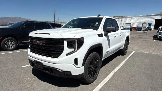 2024 GMC Sierra 4WD Crew Cab Standard Box Pro's photo