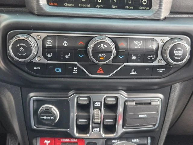 Used 2021 Silver Jeep Unlimited Rubicon 4xe image 19