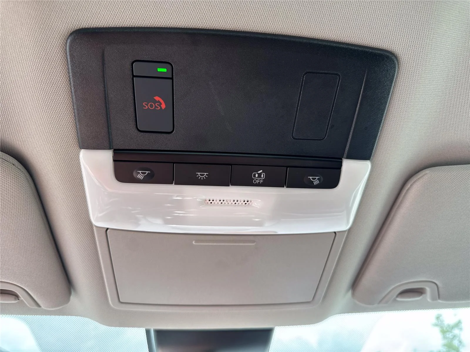 Used 2025 Gun Metallic Nissan SV image 27