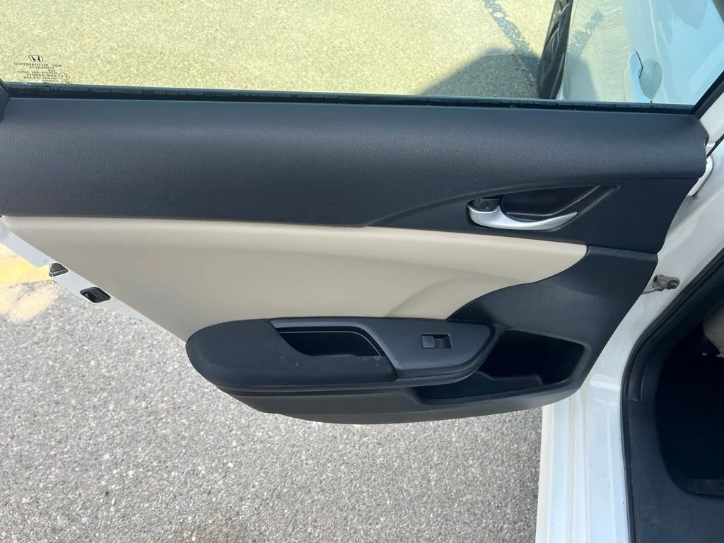 Used 2018 Taffeta White Honda LX image 20