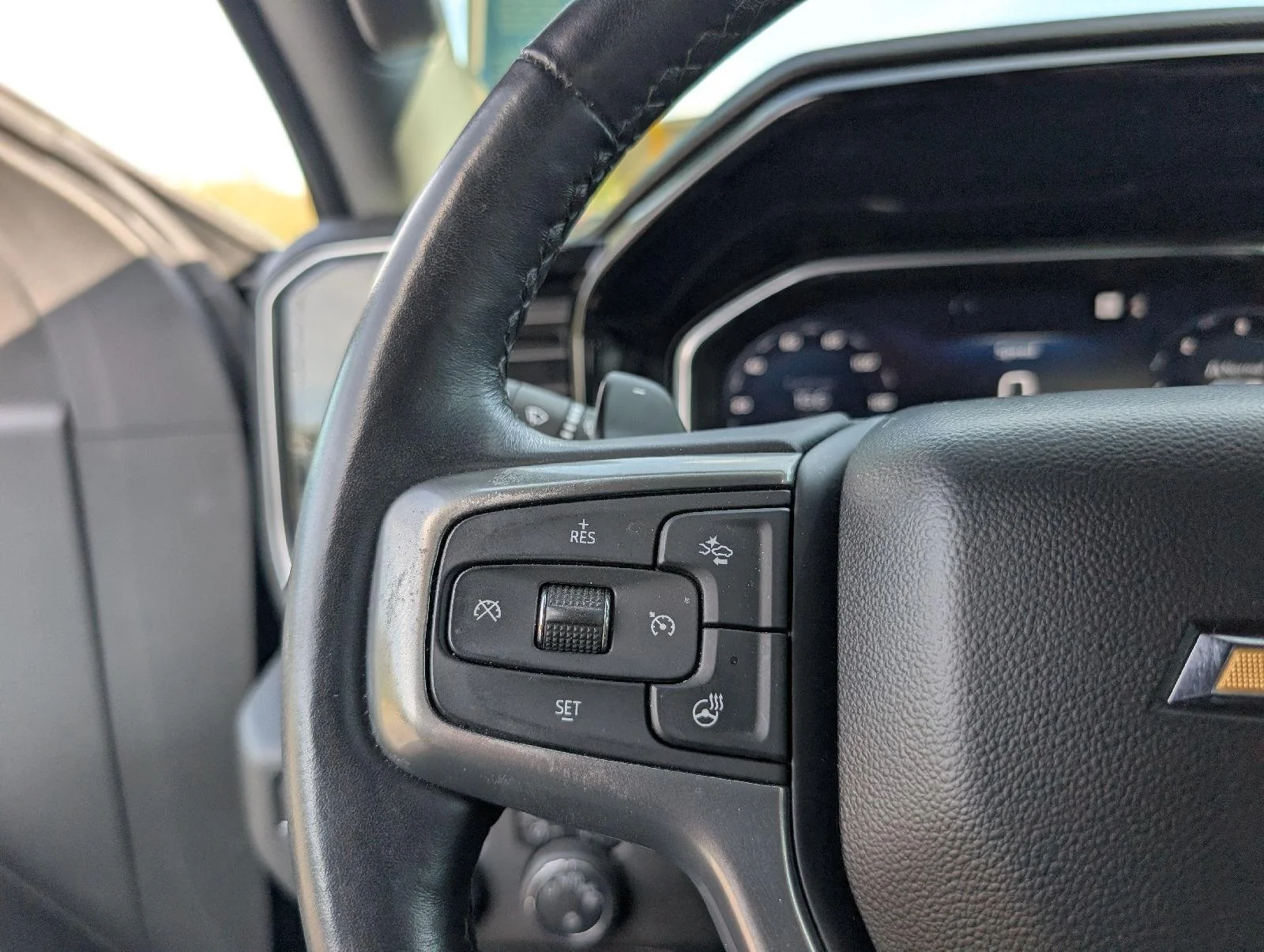 Used 2023 Northsky Blue Metallic Chevrolet LT image 15