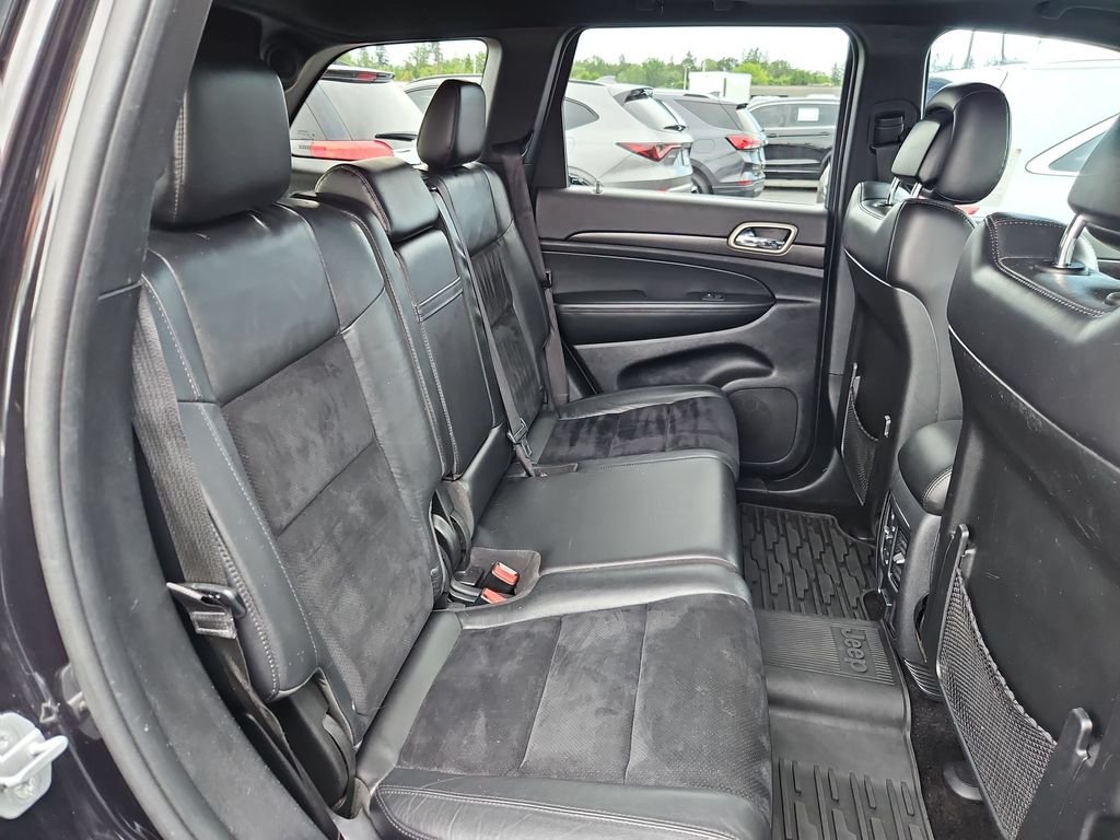 Used 2015 Brilliant Black Crystal Pearlcoat Jeep Altitude image 26