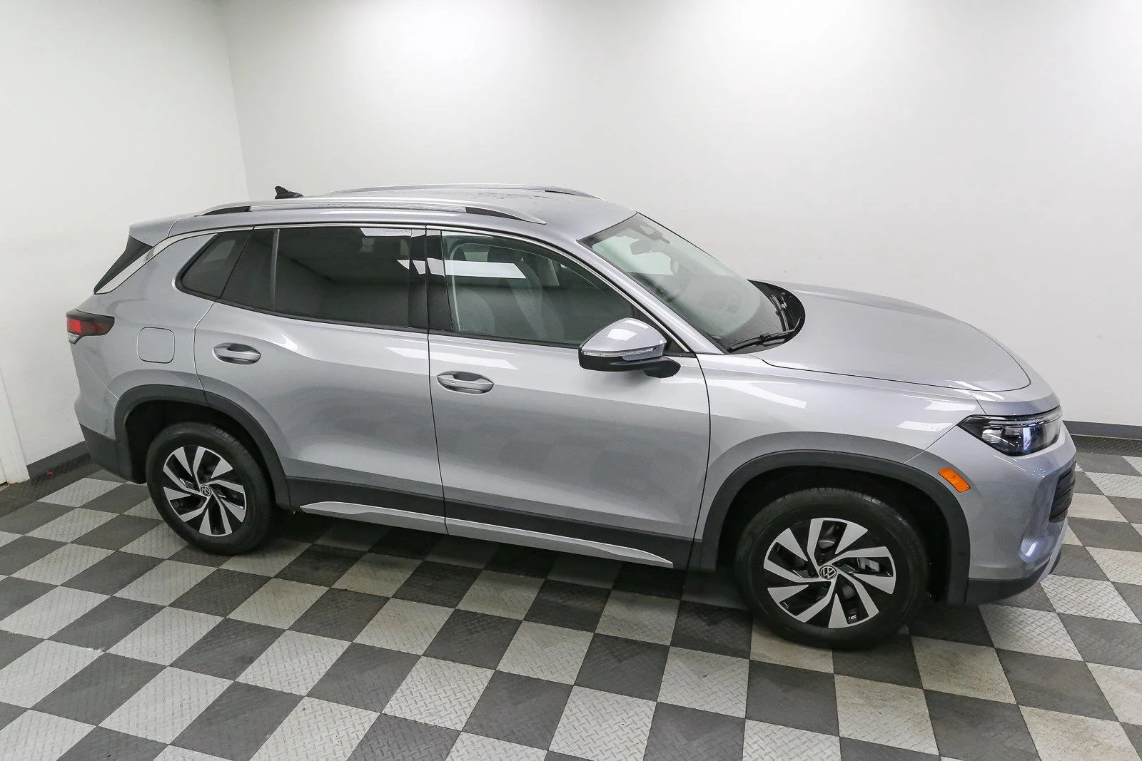 New 2026 Pyrite Silver Metallic Volkswagen S image 5