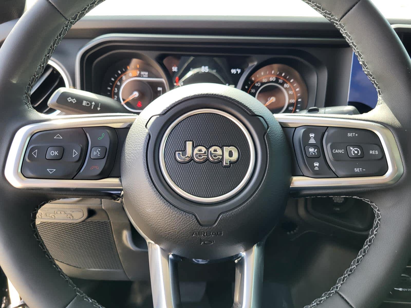 2025 Jeep Wrangler 4-Door Sahara - Photo 16
