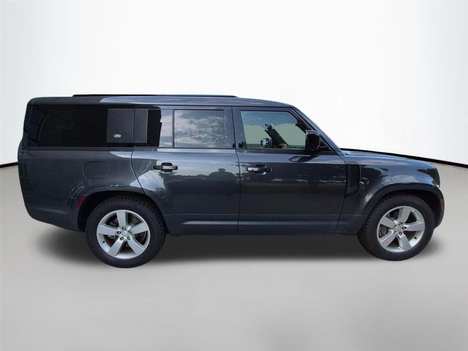 Used 2023 Carpathian Grey Premium Metallic Land Rover First Edition image 4