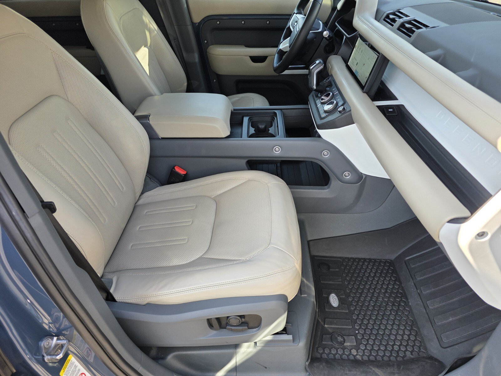 Used 2020 Tasman Blue Metallic Land Rover 110 P400 HSE image 3