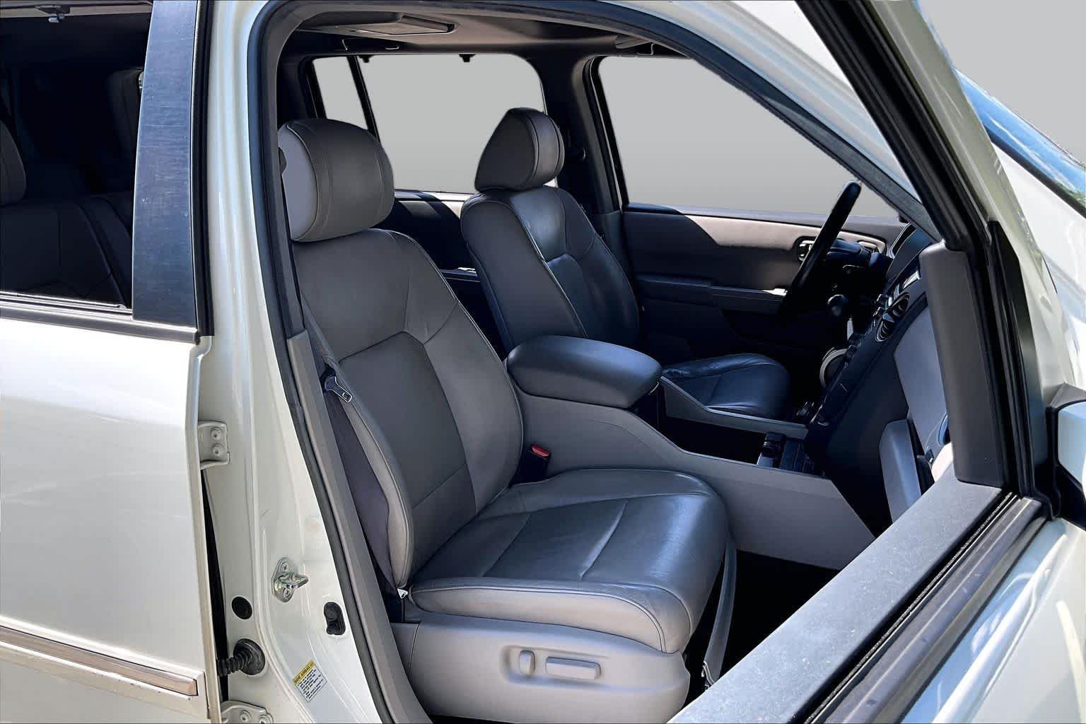 Used 2012 White Diamond Pearl Honda Touring image 8