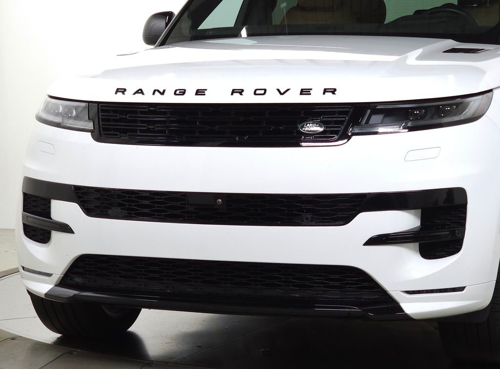 Certified Used 2025 Fuji White Land Rover Dynamic SE image 12