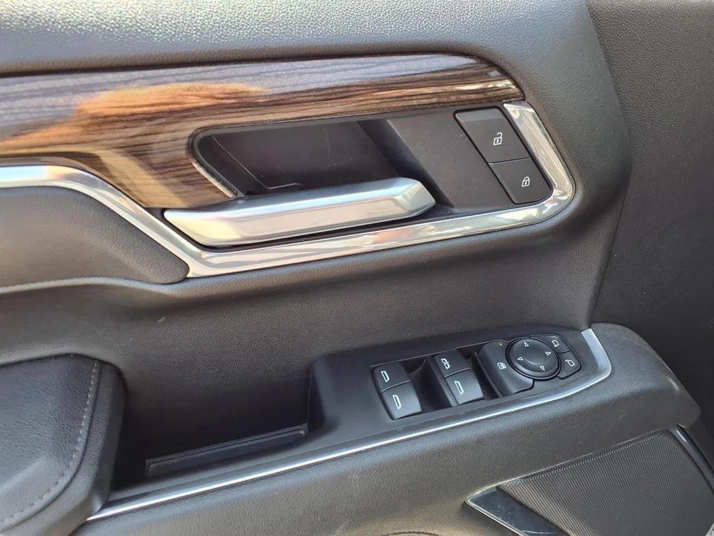 Used 2025 Gray Chevrolet LT image 18
