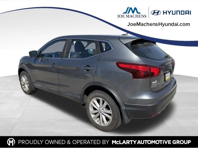 Used 2018 Gray Nissan S image 9