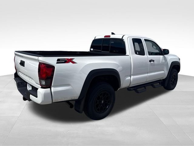 Used 2022 White Toyota SR image 5