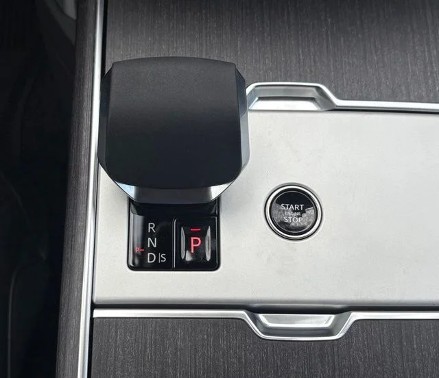 New 2026 Fuji White Land Rover SE image 26