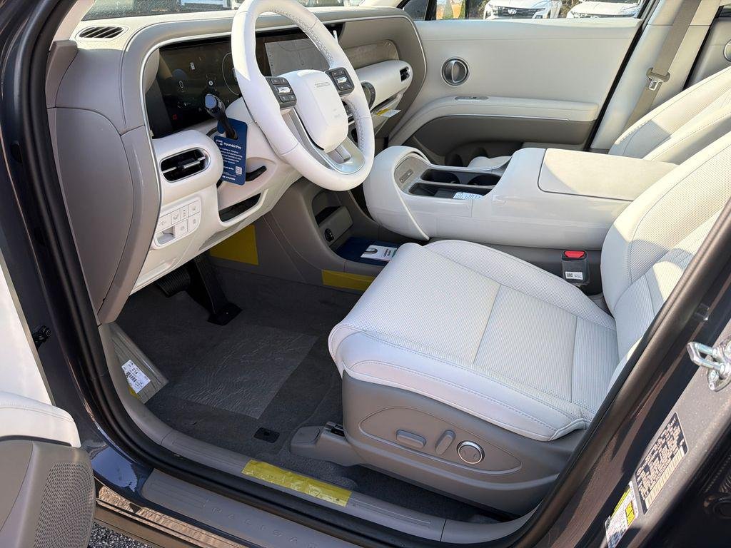 New 2026 Gray Hyundai SEL FWD image 9