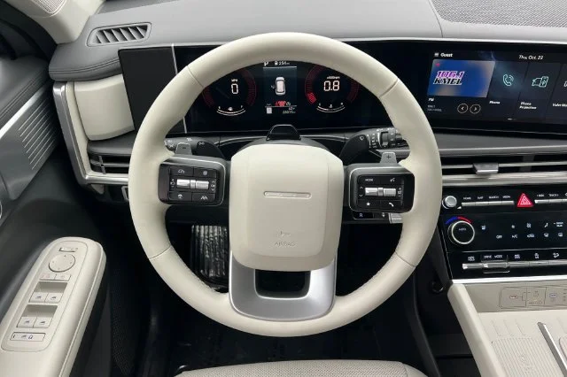 Used 2025 Silver Hyundai SEL image 16