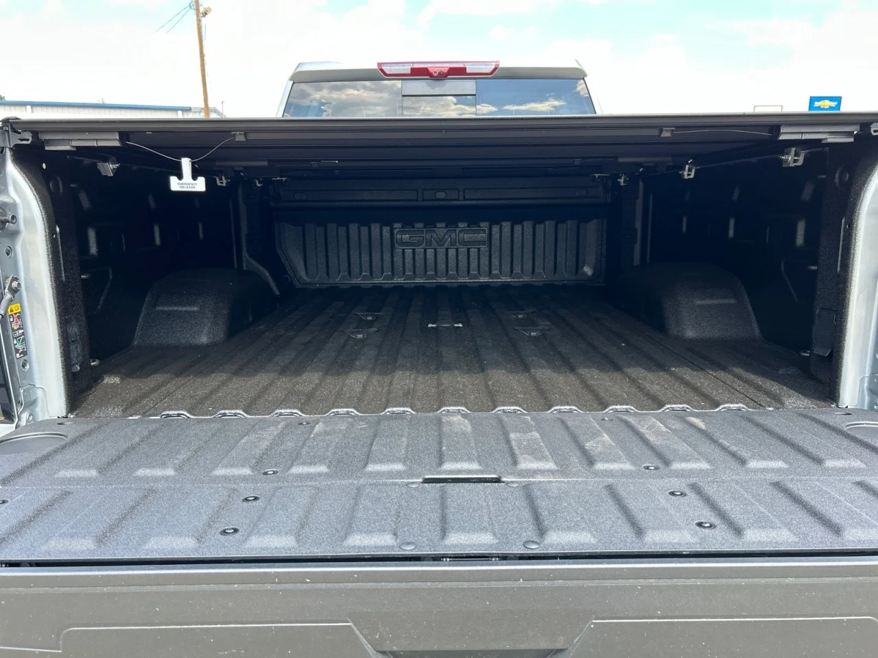New 2026 Sterling Metallic GMC AT4X image 7