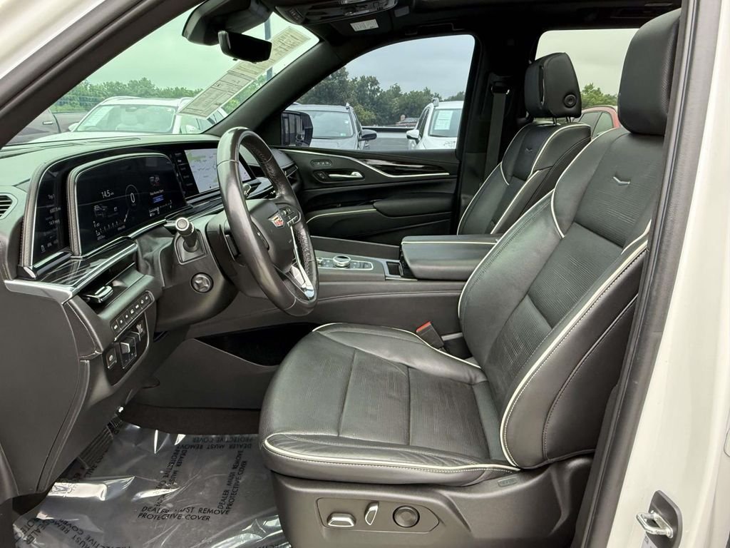 Used 2022 White Cadillac Sport image 14
