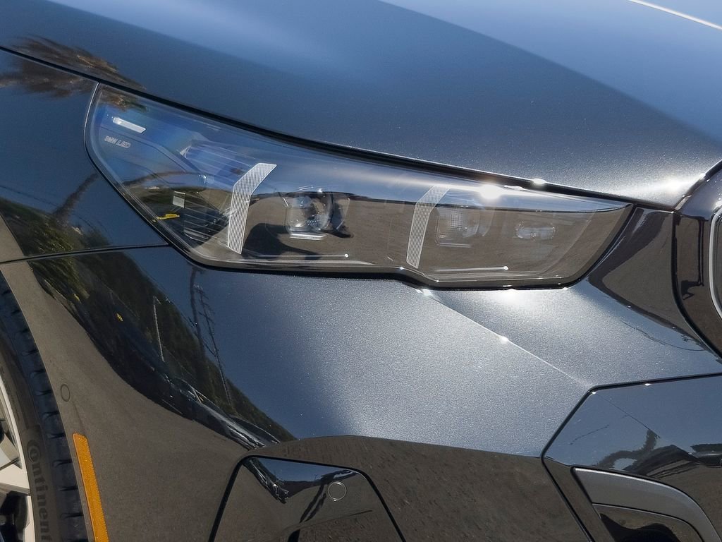 New 2026 Black Sapphire Metallic BMW 550e xDrive image 6
