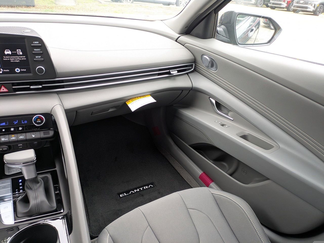 New 2026 Amazon Gray Hyundai SEL Sport Premium image 17