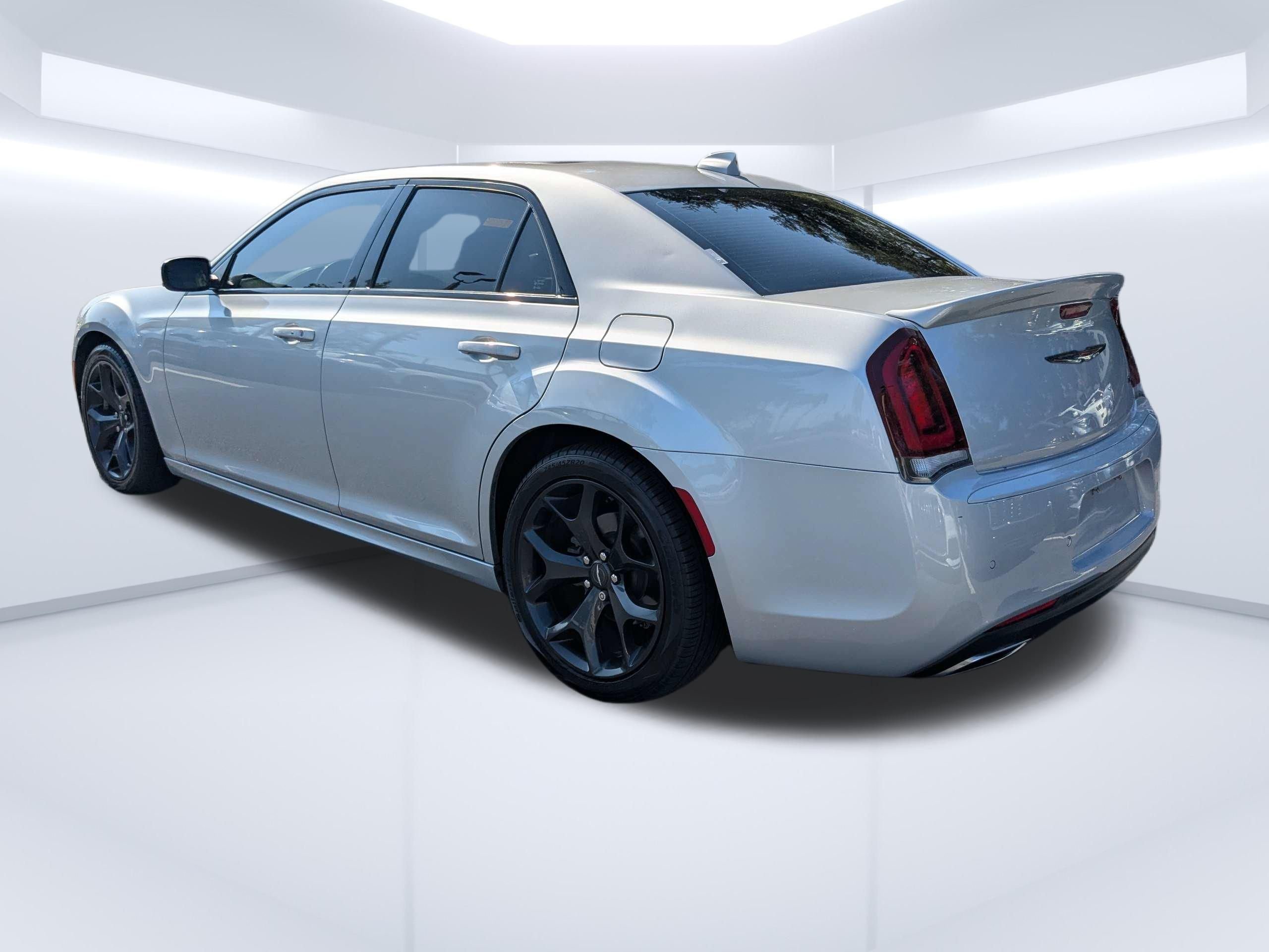 Used 2022 Silver Chrysler S image 7