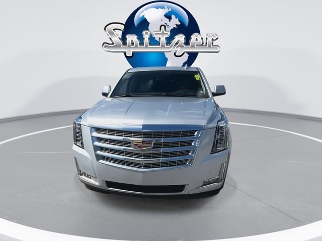 Used 2020 Silver Cadillac Luxury image 3
