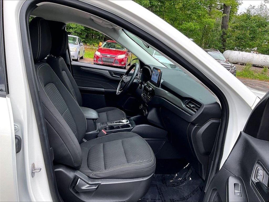 Used 2023 White Metallic Ford Active image 14