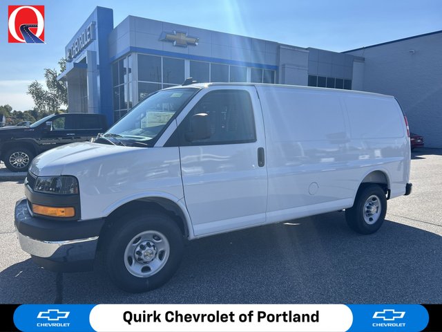 2025 Chevrolet Express Cargo WT