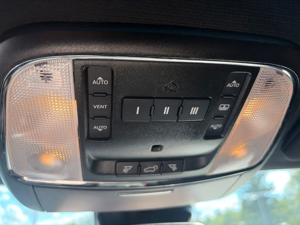 Certified Used 2020 Black Jeep Overland image 30
