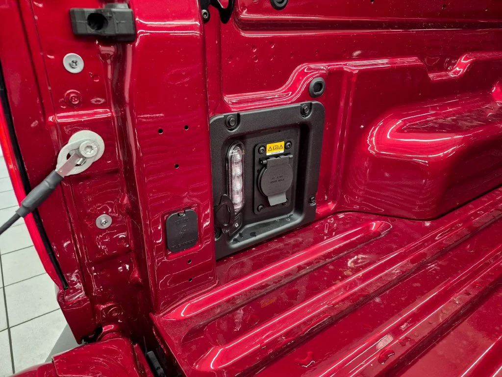 New 2026 Ruby Red Metallic Tinted Clearcoat Ford XLT image 9