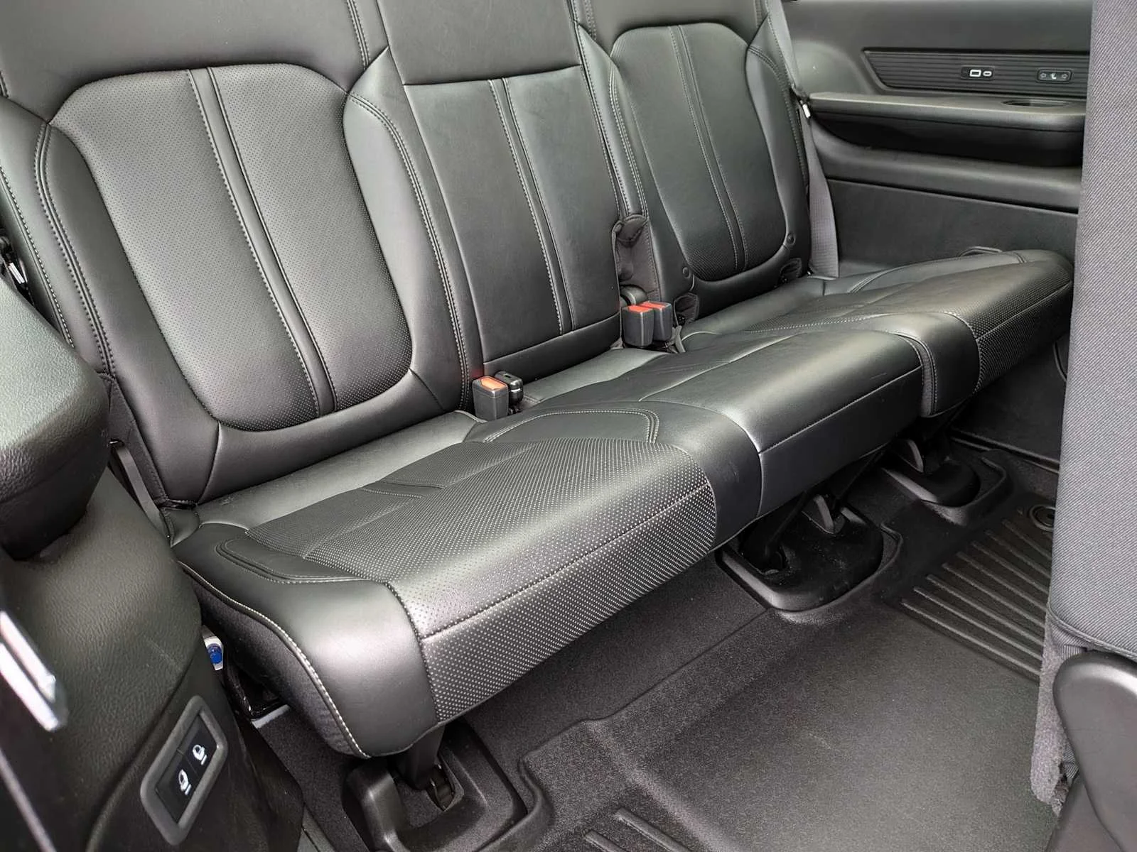 Used 2024  Jeep Series III image 30