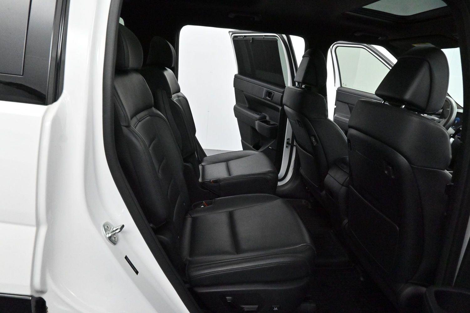 Used 2024 Serenity White Hyundai Calligraphy image 36