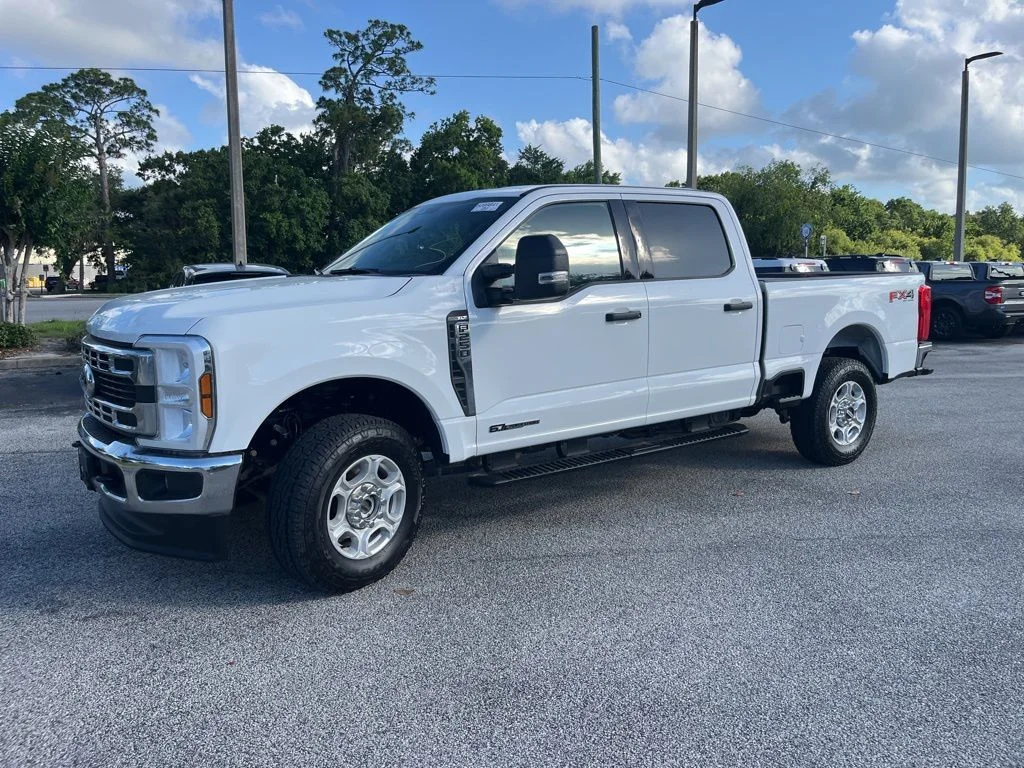Used 2025 White Ford XLT image 1