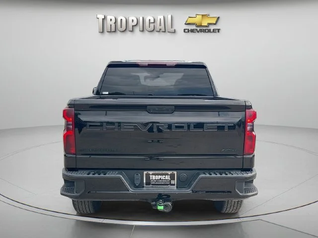 Used 2023 BLACK Chevrolet RST image 4