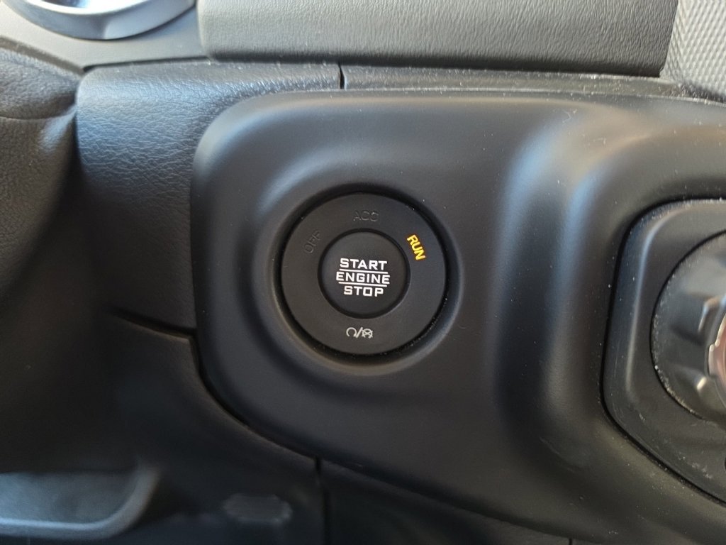 Used 2020 Punkn Metallic Clearcoat Jeep Unlimited Sahara image 13