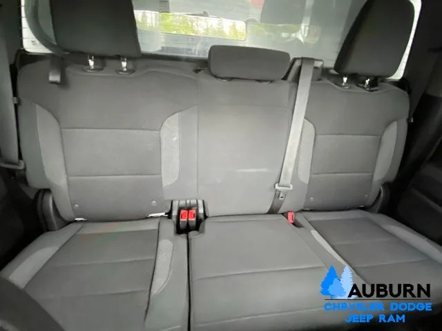 Used 2024 White GMC Pro image 20
