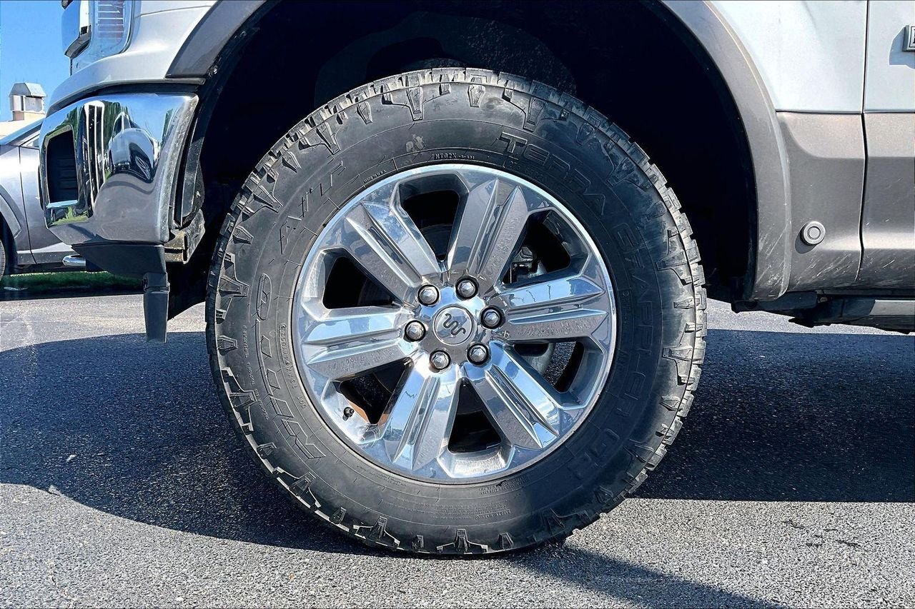 Used 2018 WHITE PLATINUM METALLIC TC Ford King Ranch image 2