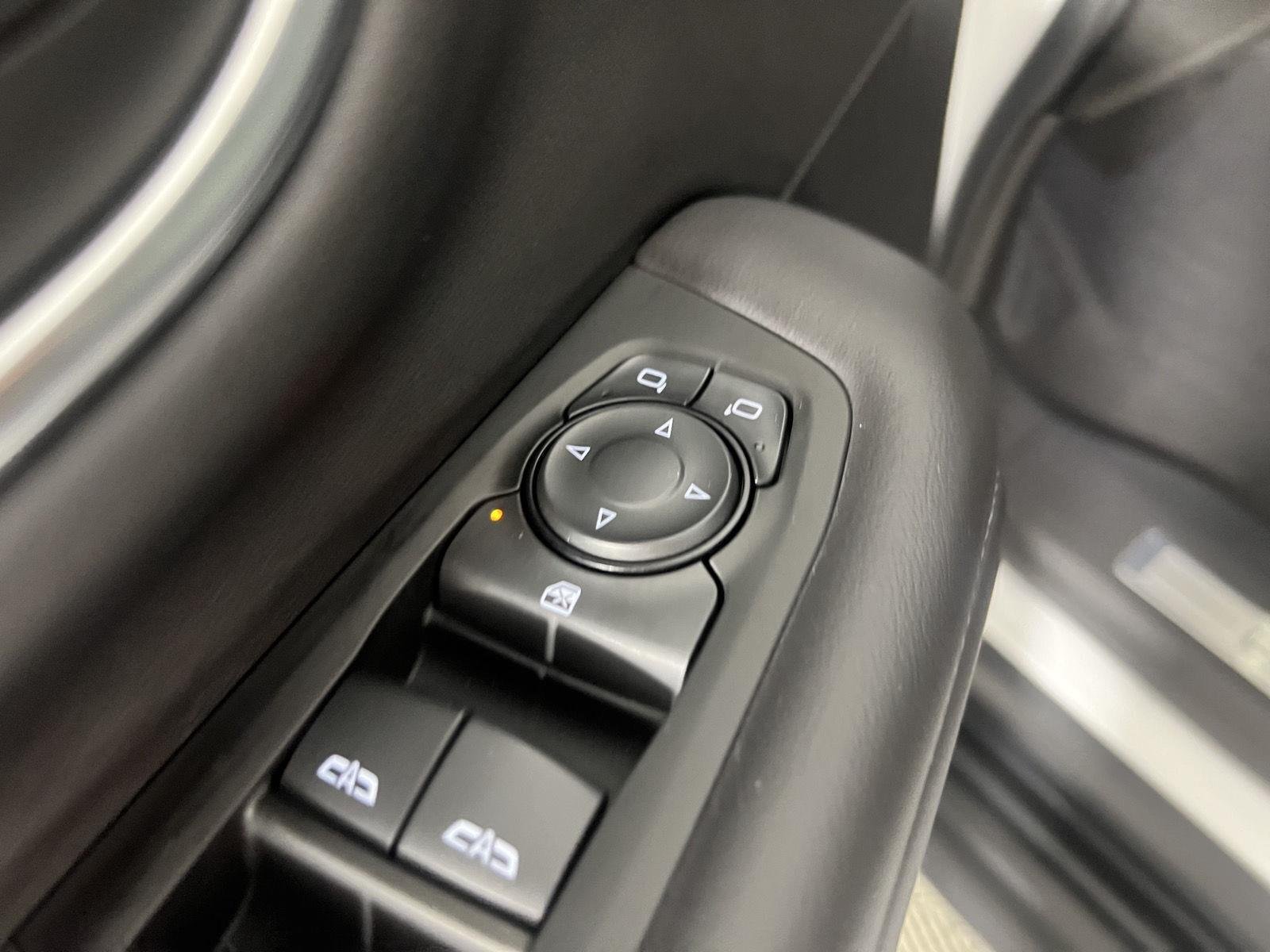 Used 2022 Summit White Chevrolet LT image 12