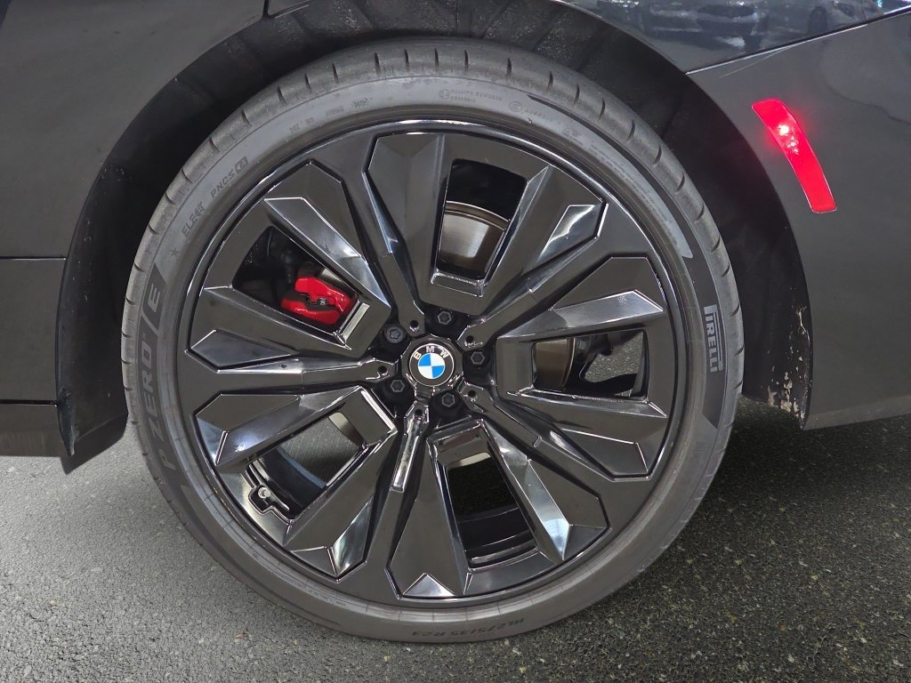 Used 2026 Black Sapphire Metallic BMW xDrive45 image 32