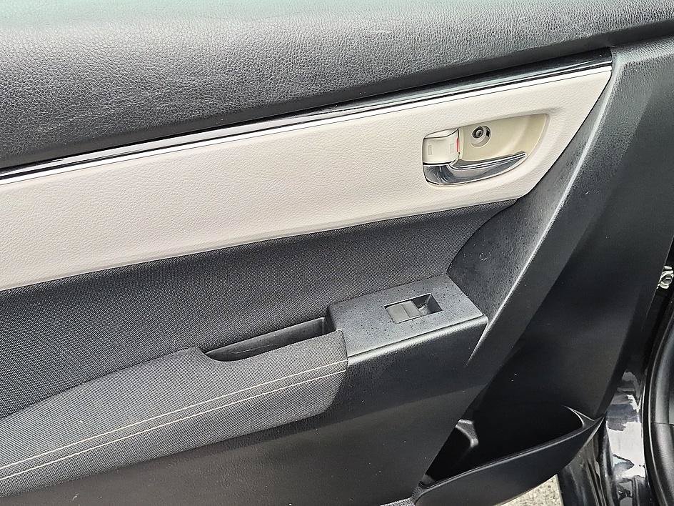 Used 2018  Toyota L image 26