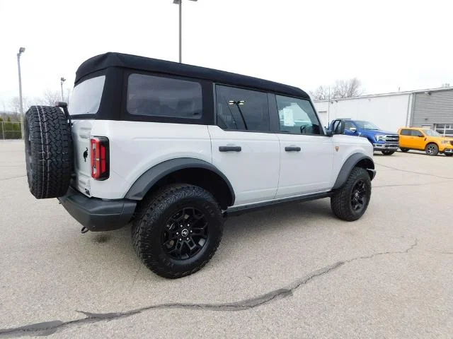 New 2026 Avalanche Gray Ford Badlands® image 44