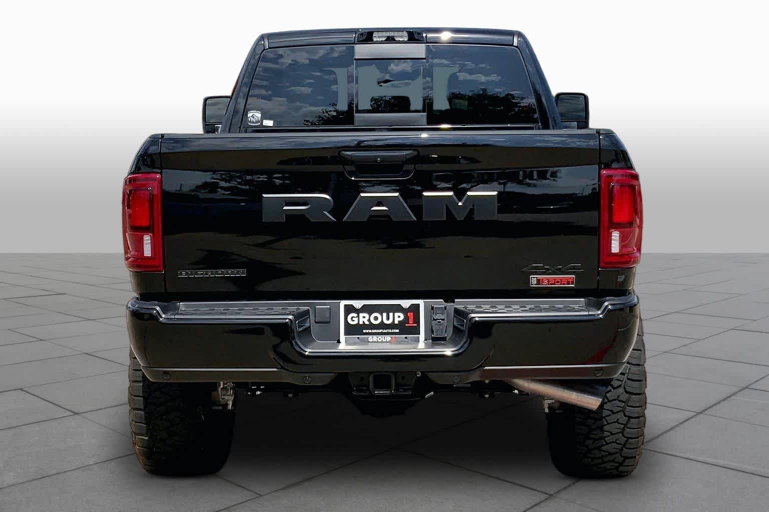 New 2026 Diamond Black Crystal Pearl-Coat Exterior Paint RAM Big Horn image 4
