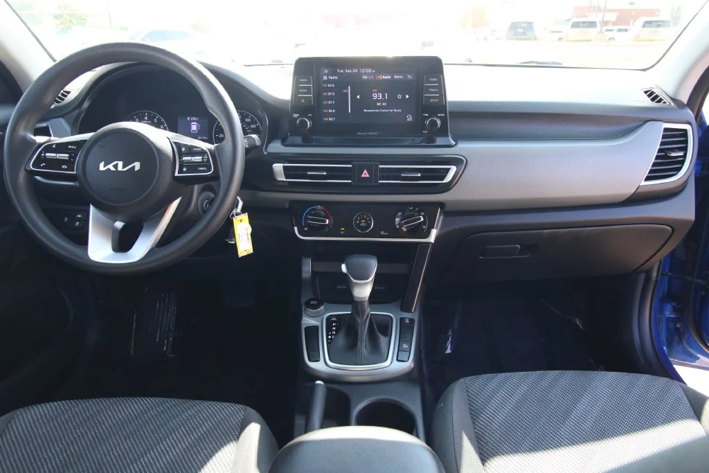 Used 2022 Neptune Blue Kia LX image 34