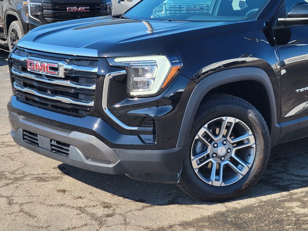 2025 GMC TERRAIN - Image 2