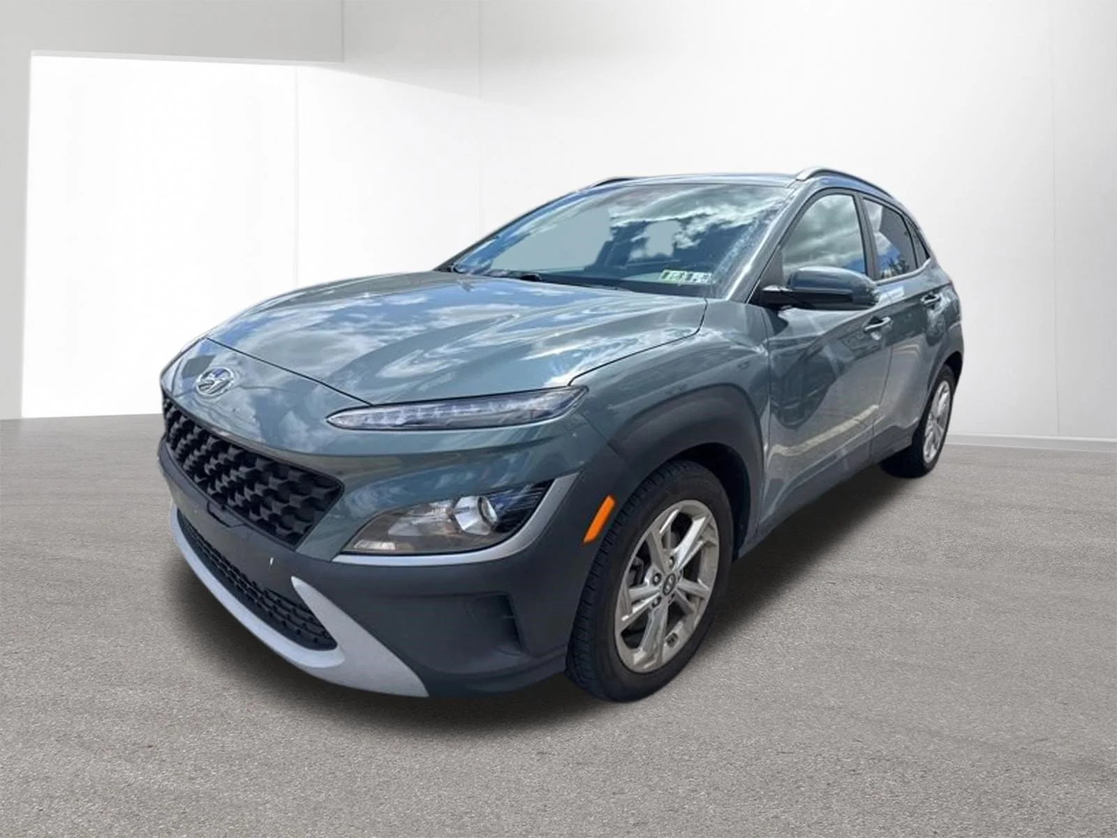 Used 2022 Green Hyundai SEL image 3