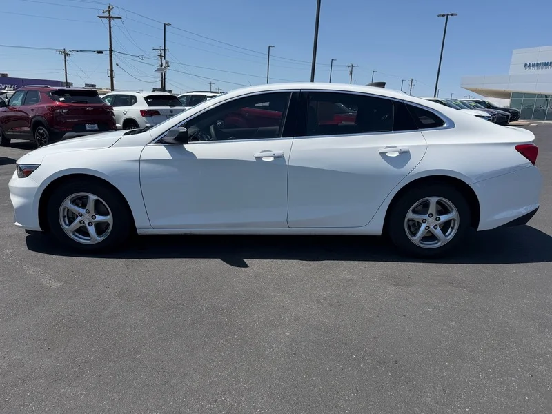 Used 2018 SUMMIT WHITE Chevrolet LS image 6