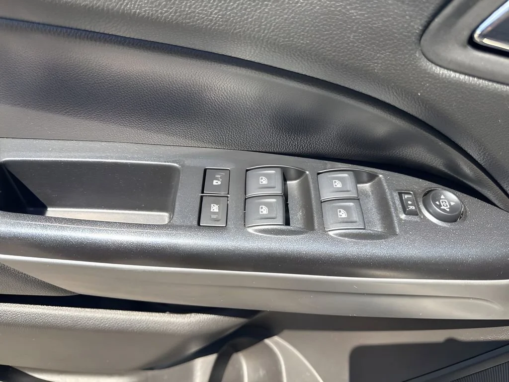 Used 2022 Black Chevrolet ZR2 image 26