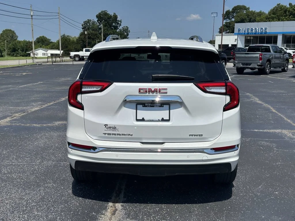 Used 2023 WHITE FROST TRICOAT GMC Denali image 8
