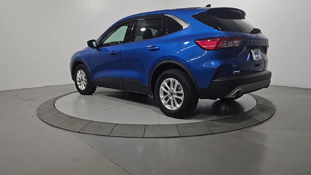 Used 2020 Blue Metallic Ford SE image 3