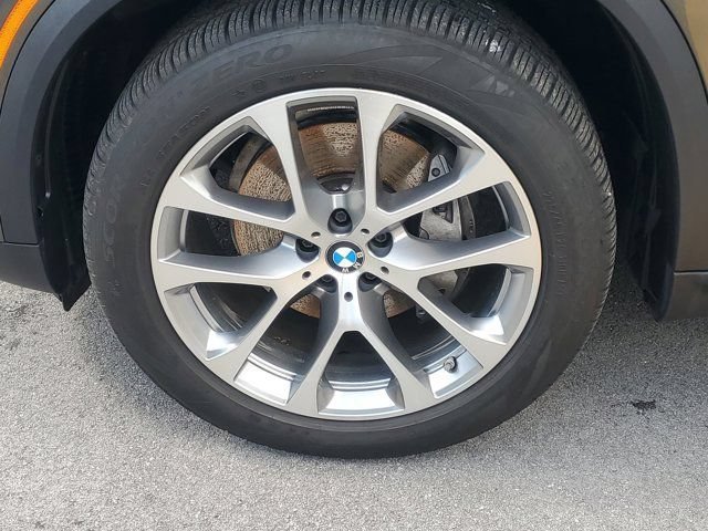 Used 2026 Frozen Pure Gray Metallic BMW sDrive40i image 4