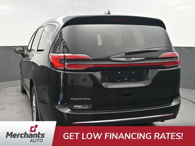Used 2024 Black Chrysler Touring L image 5