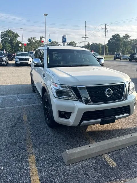 Used 2018 White Nissan Platinum image 3